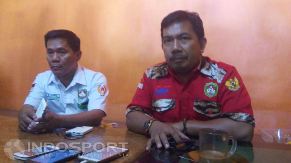 Humas Pertina Sulsel, Sri Syahril (kiri).